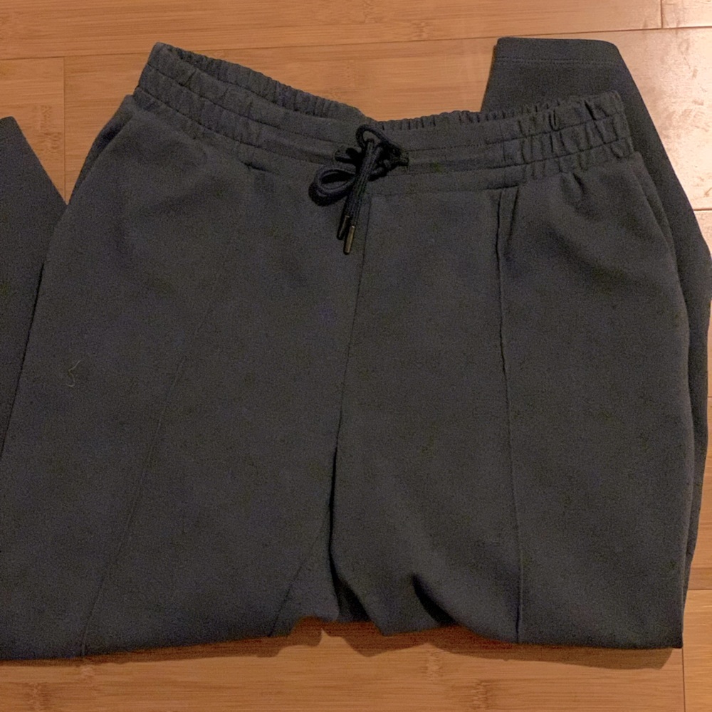 Grayish-blue pull on dress pants